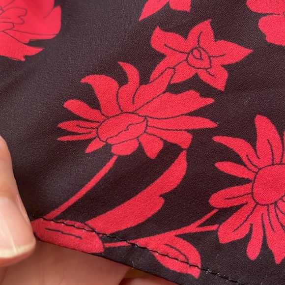 Like new Tinsel floral top - Picture 14 of 14